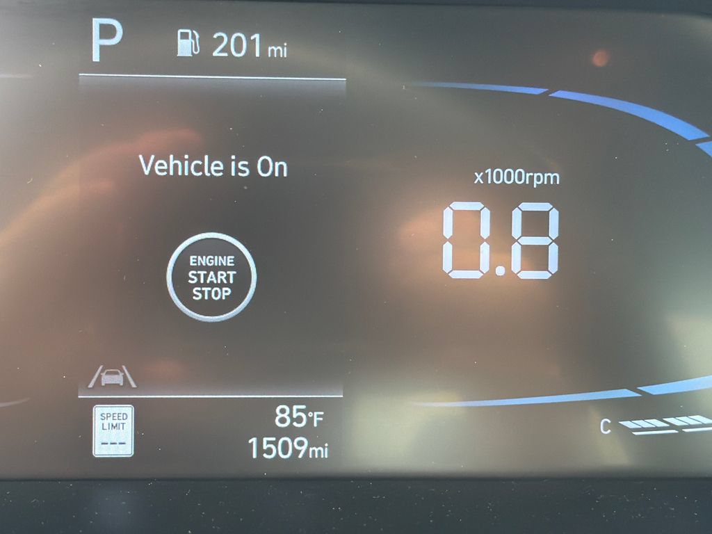 Certified 2025 Hyundai Elantra Sport FWD image 27