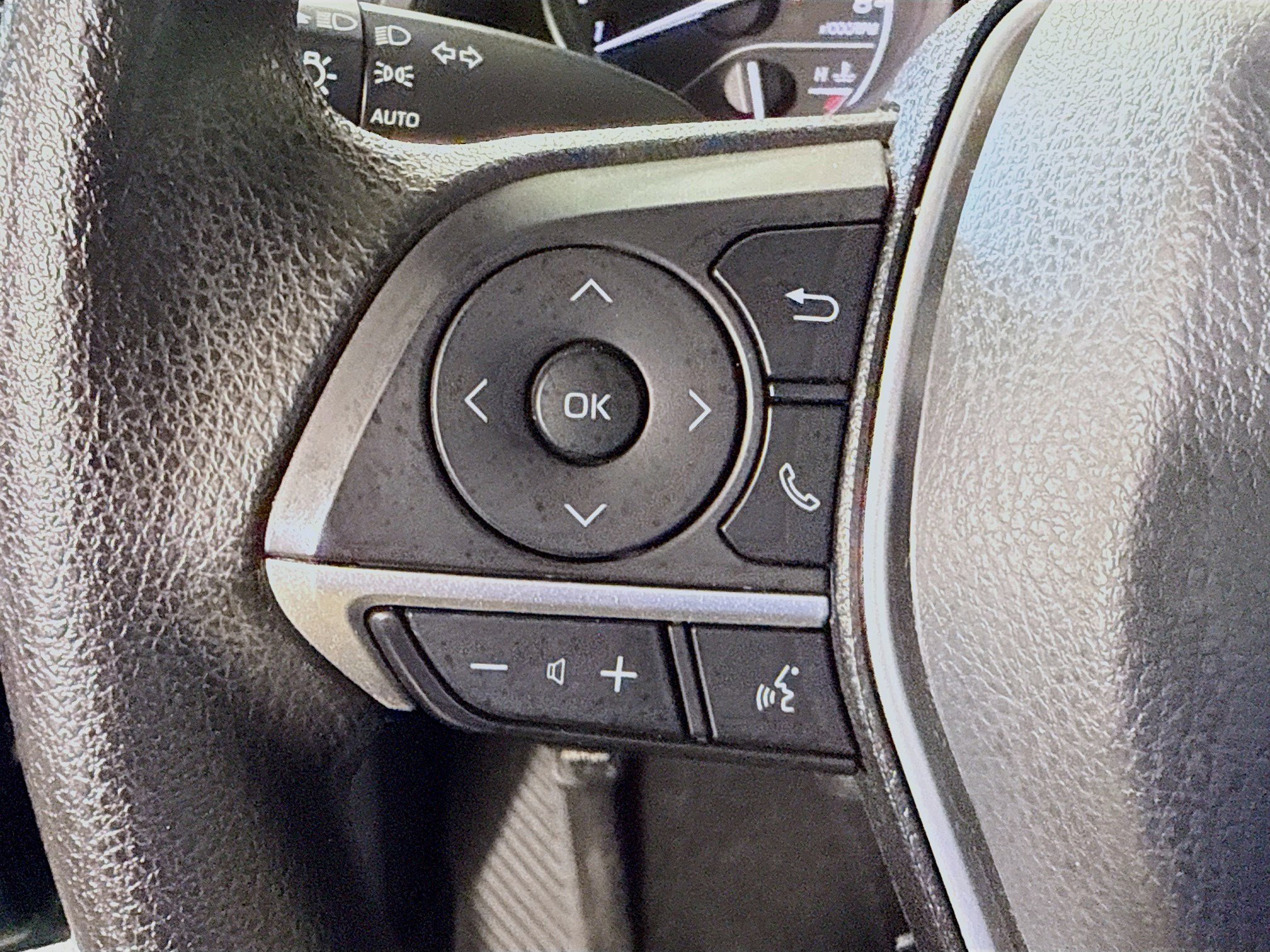 Used 2021 Toyota Camry LE image 14