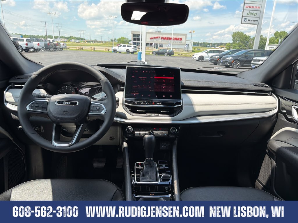 Used 2025 Jeep Compass Limited AWD/4WD image 12