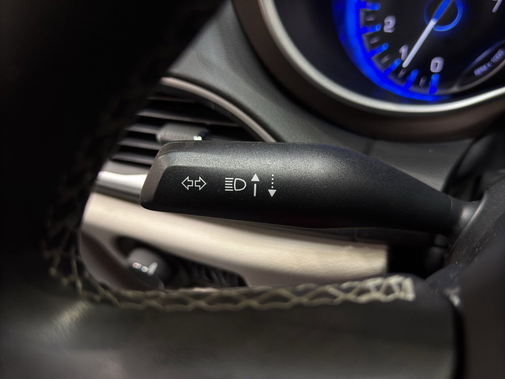 Used 2024 Chrysler Voyager LX image 25