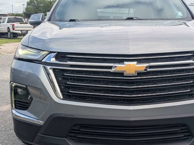 Used 2023 Chevrolet Traverse LT FWD image 9