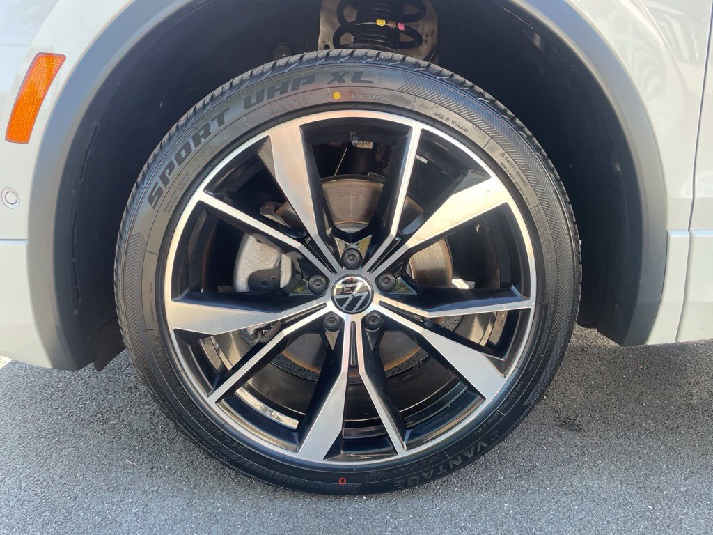 Used 2023 Volkswagen Tiguan SEL R-Line AWD/4WD image 11