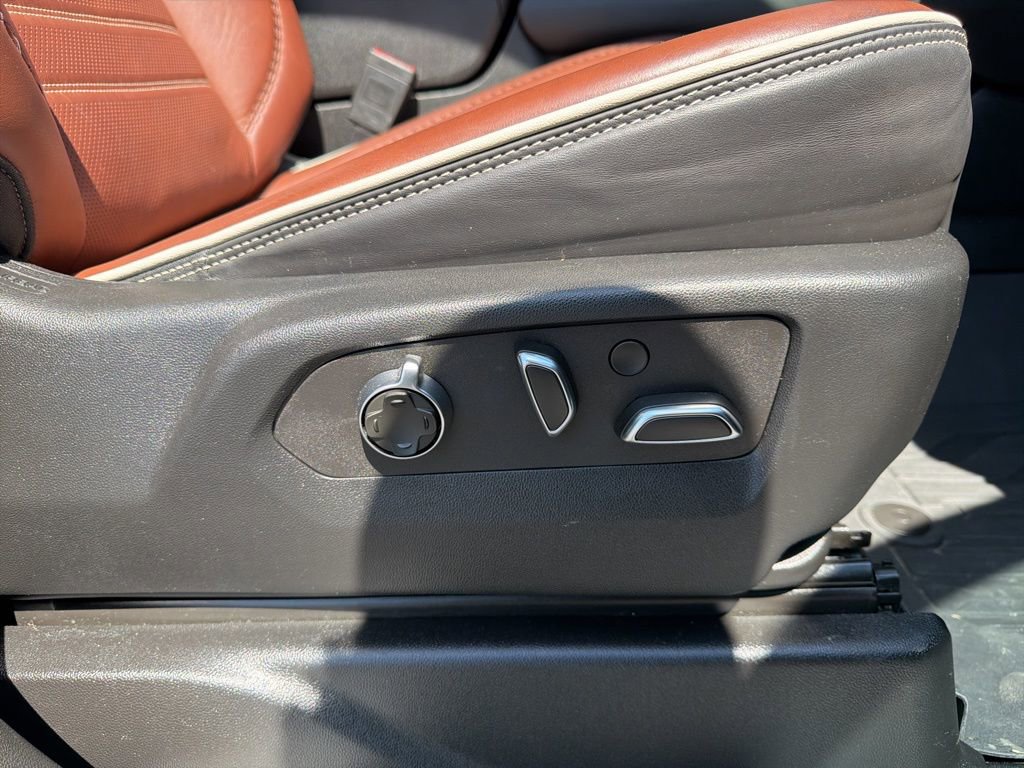 Used 2023 GMC Yukon XL Denali Ultimate image 37