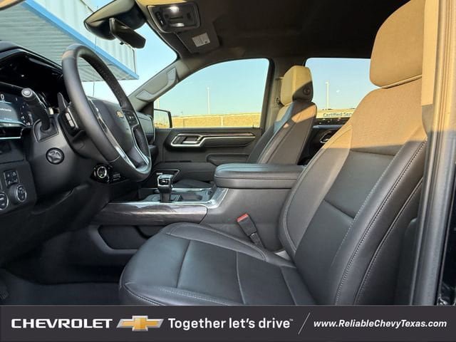 Used 2025 Chevrolet Silverado 1500 LTZ AWD/4WD image 33