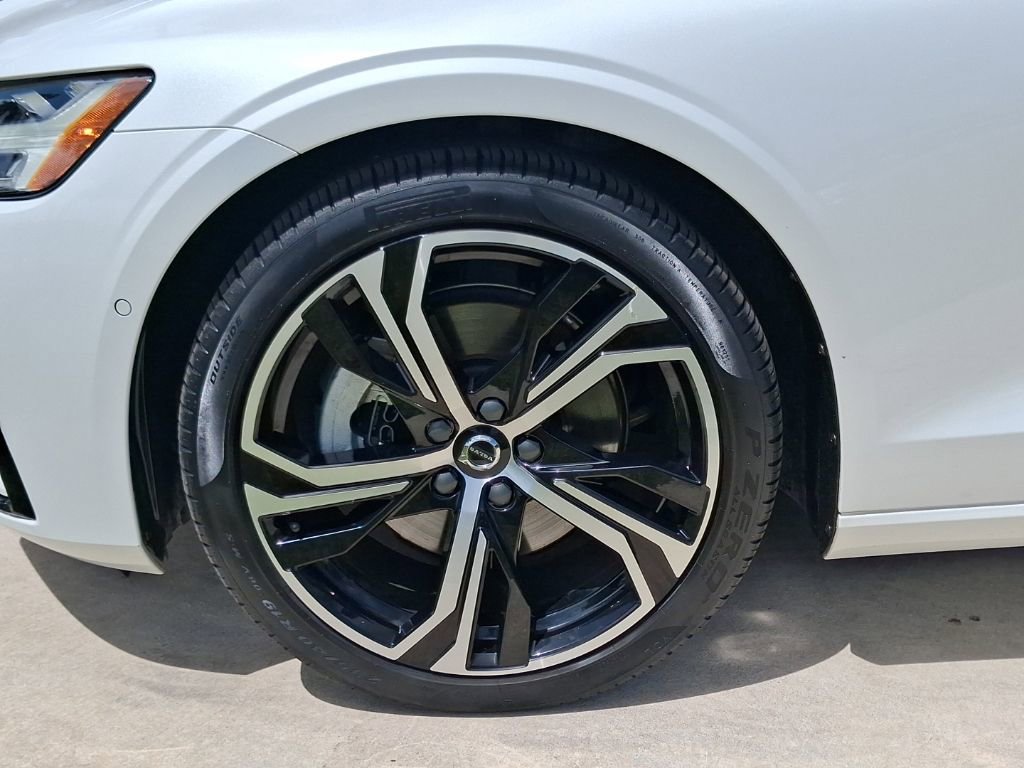 Used 2024 Volvo S60 B5 Plus AWD/4WD image 2