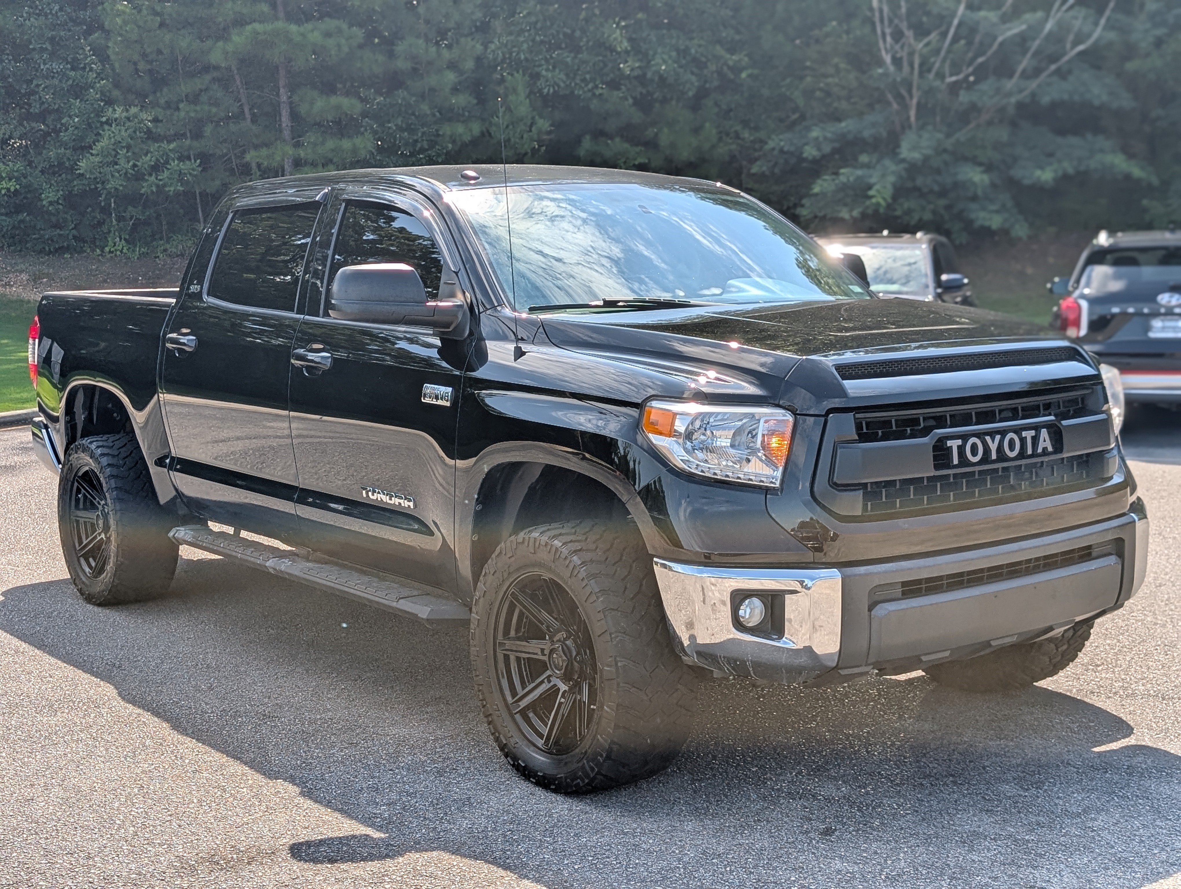 Used 2016 Toyota Tundra SR5 w/ SR5 Upgrade Package AWD/4WD image 11