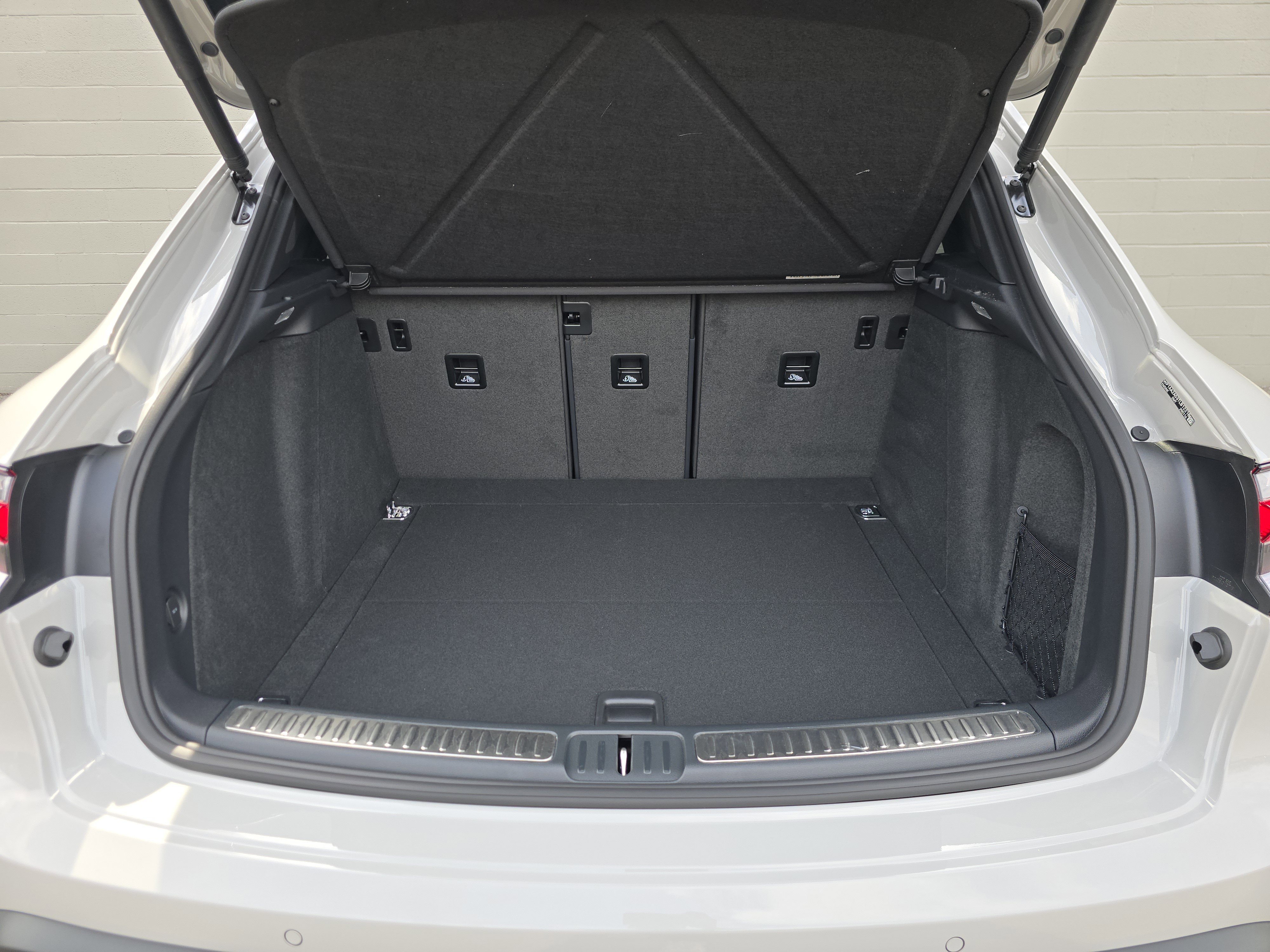 New 2026 Porsche Macan image 15