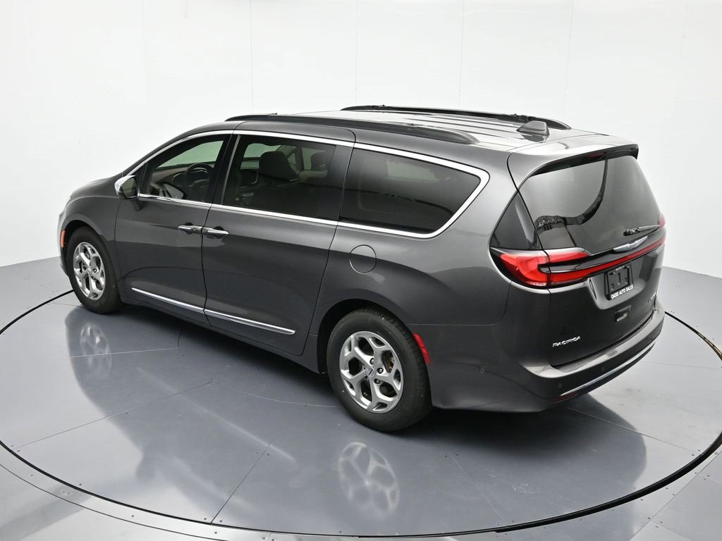 Used 2022 Chrysler Pacifica Limited image 35