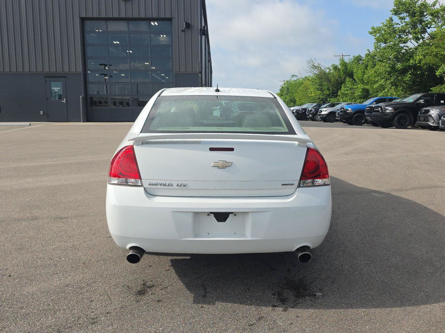 Used 2016 Chevrolet Impala LTZ FWD image 4