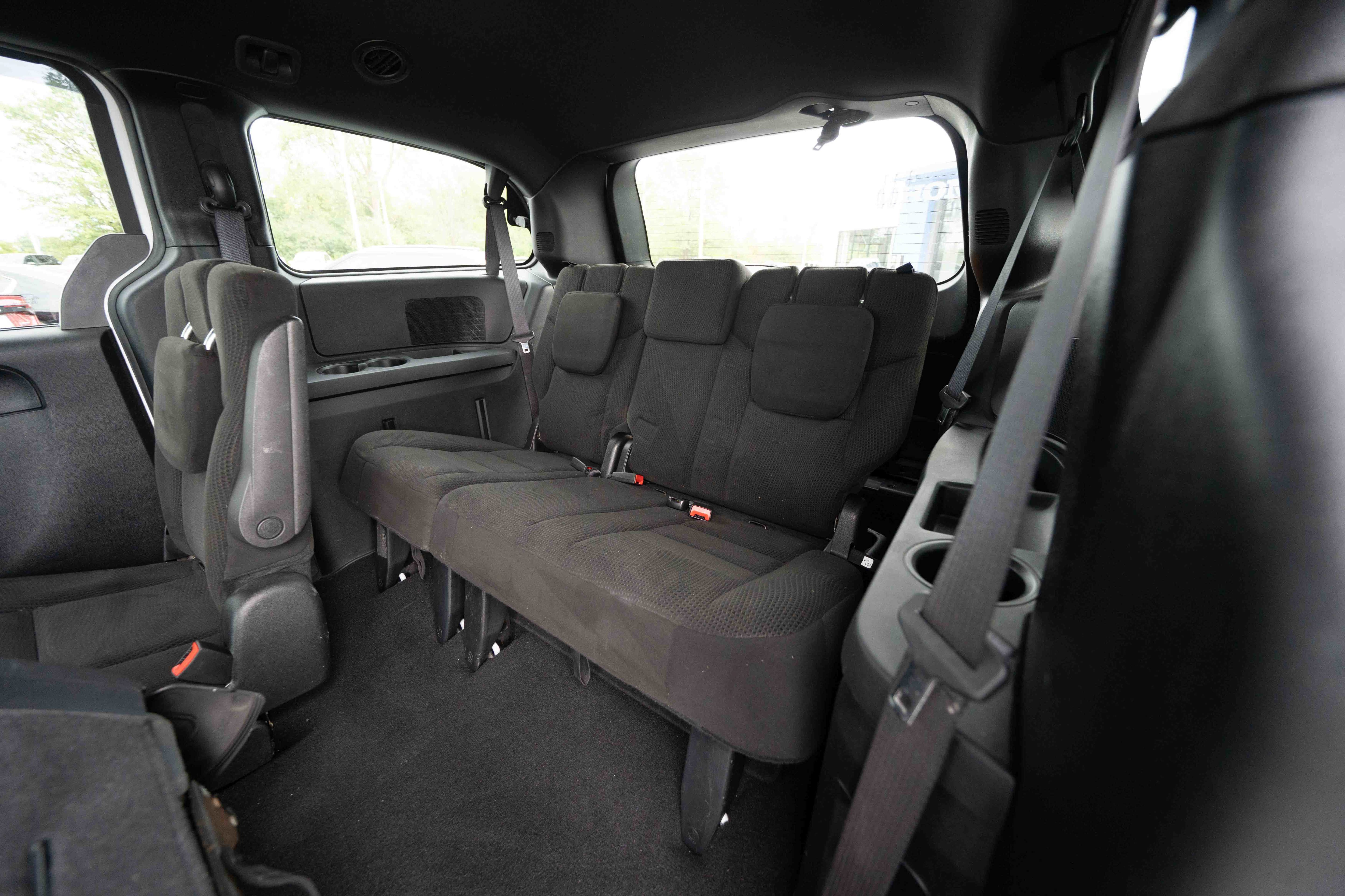 Used 2016 Dodge Grand Caravan SE FWD image 23