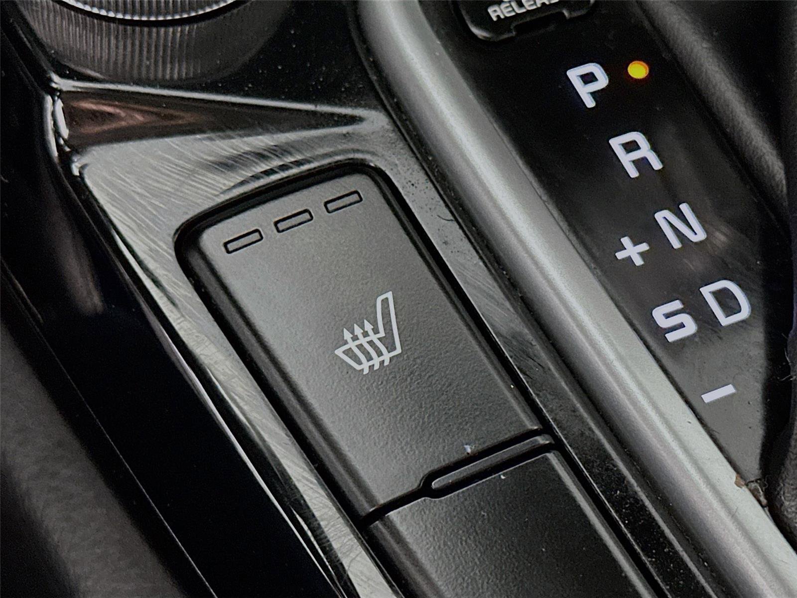 Used 2021 Kia Seltos EX image 16