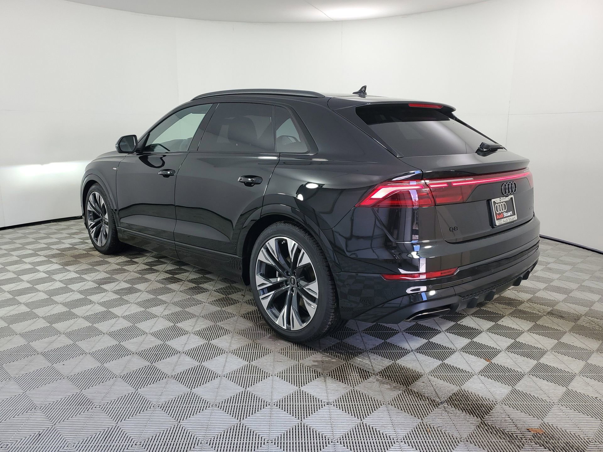 New 2026 Audi Q8 Premium Plus image 7