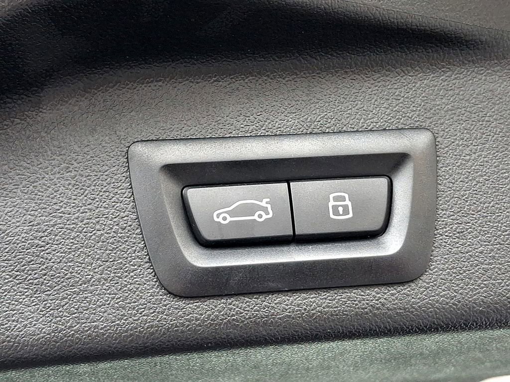 Used 2025 BMW X5 M60i w/ Climate Comfort Package image 30