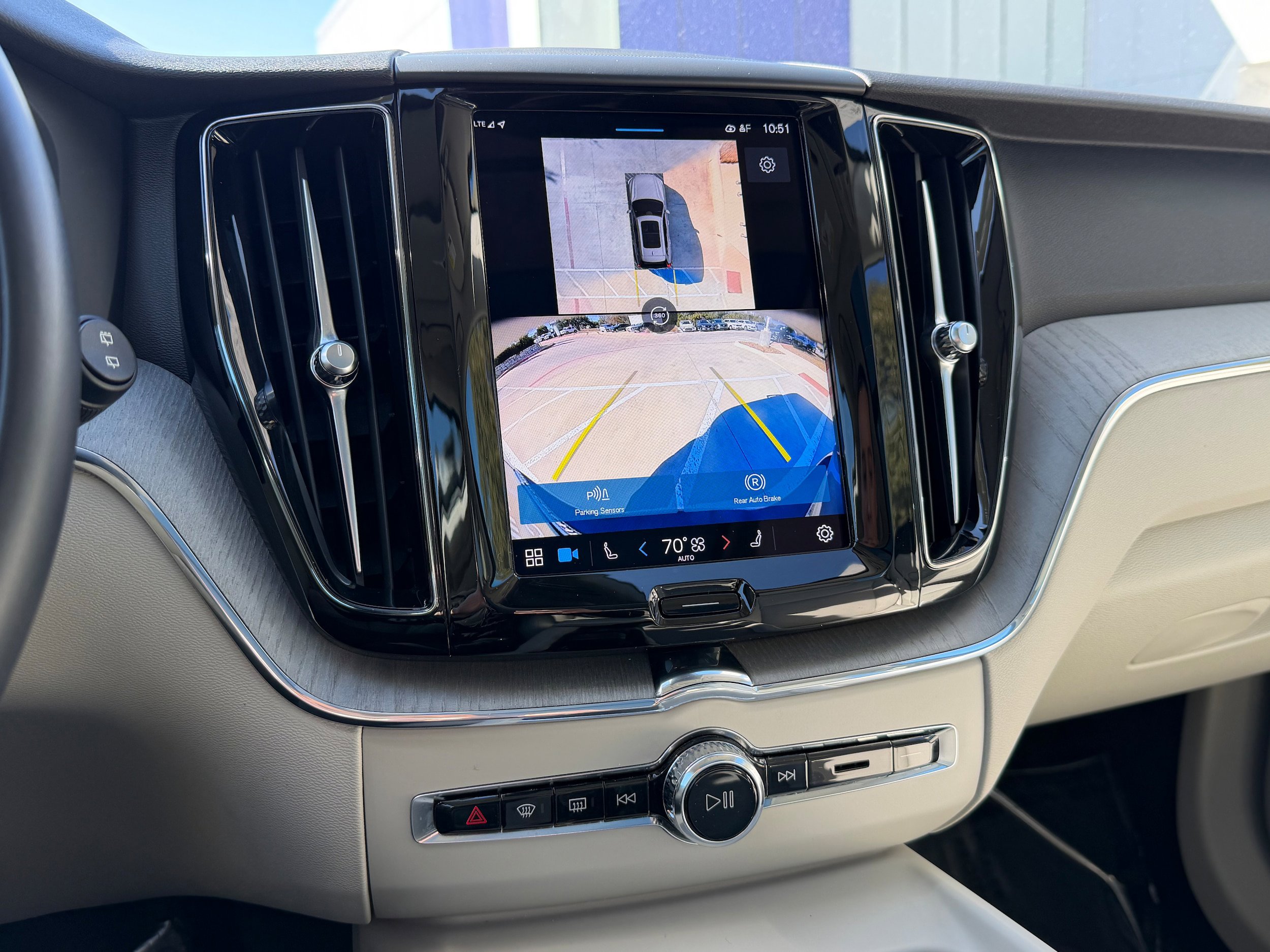 Certified 2024 Volvo XC60 B5 Plus image 19