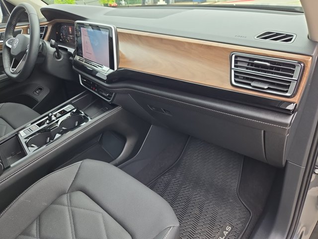 Used 2024 Volkswagen Atlas SE FWD image 19