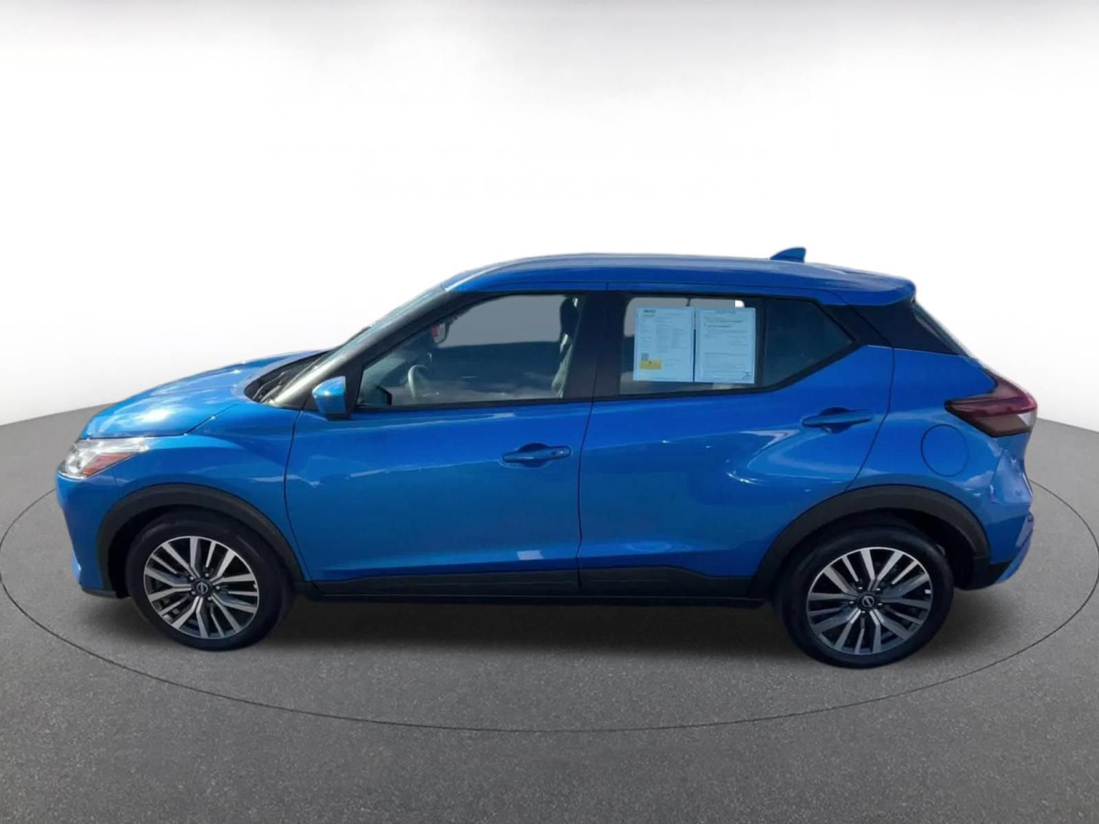 Used 2024 Nissan Kicks SV FWD image 8