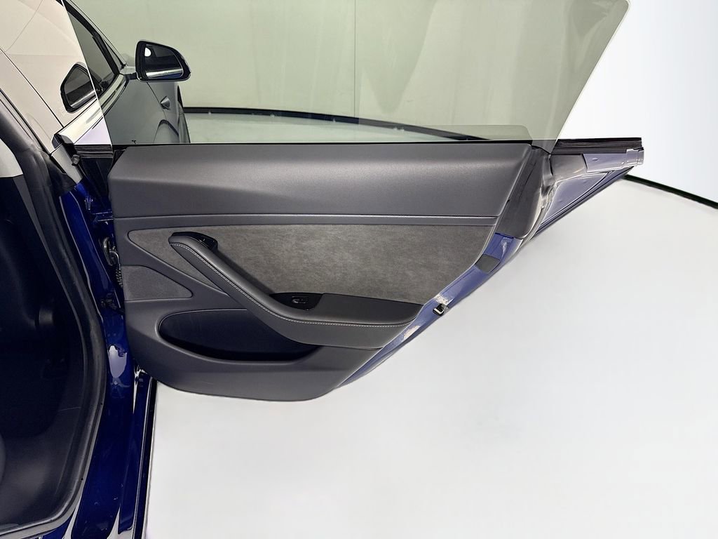 Used 2020 Tesla Model 3 Long Range AWD/4WD image 28