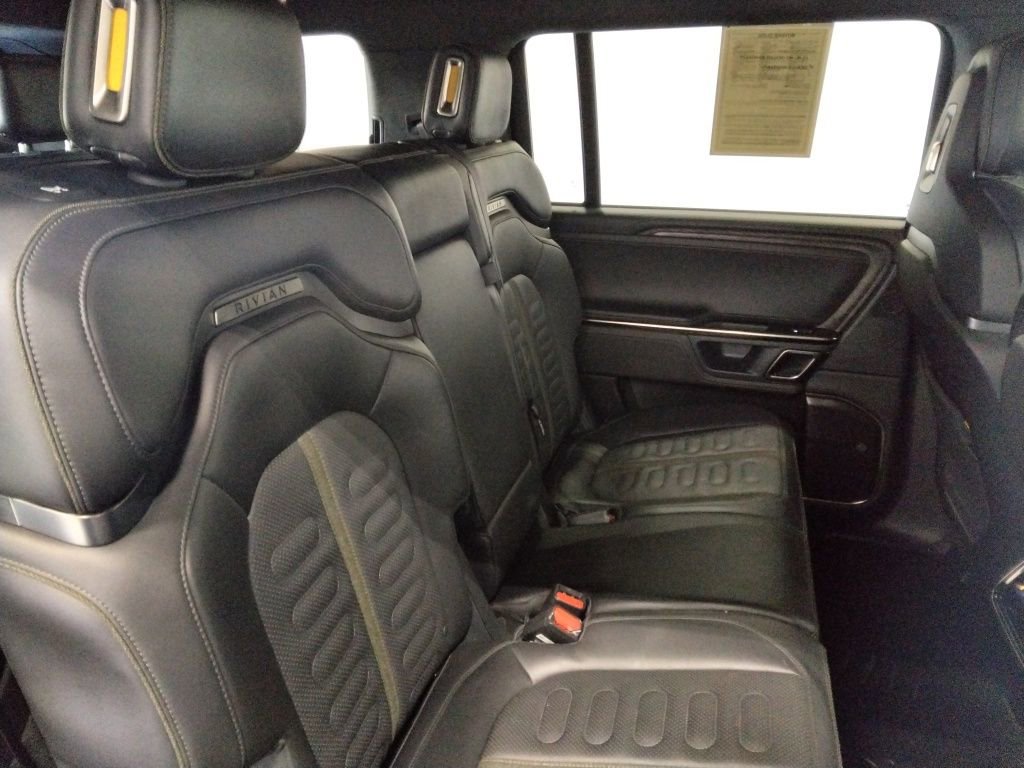 Used 2023 Rivian R1S Launch Edition image 45