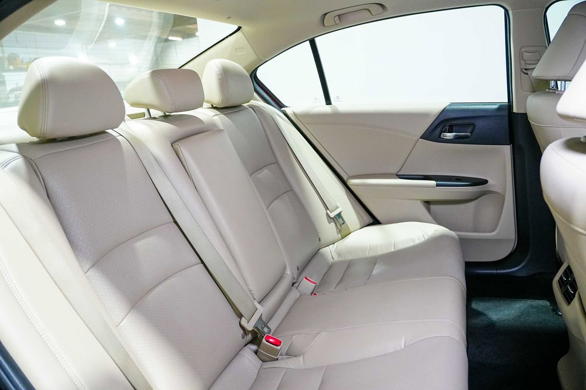 Used 2017 Honda Accord EX-L image 19