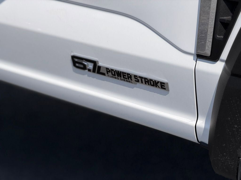 New 2026 Ford F550 4x4 Crew Cab image 5