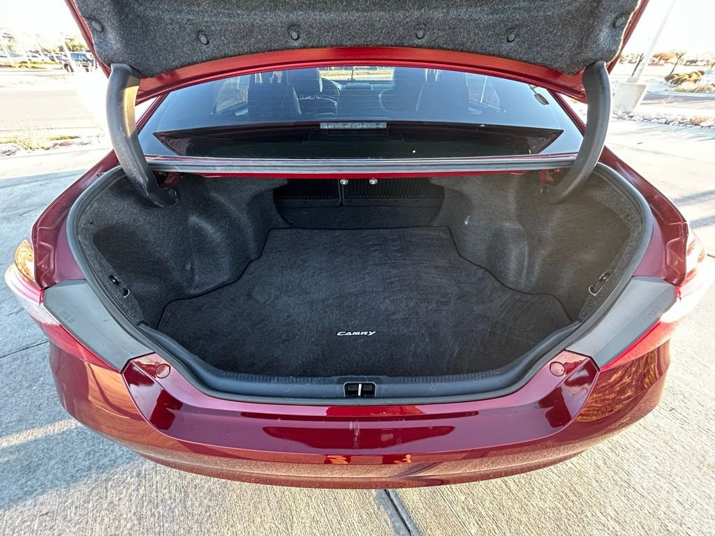 Used 2016 Toyota Camry XLE image 25