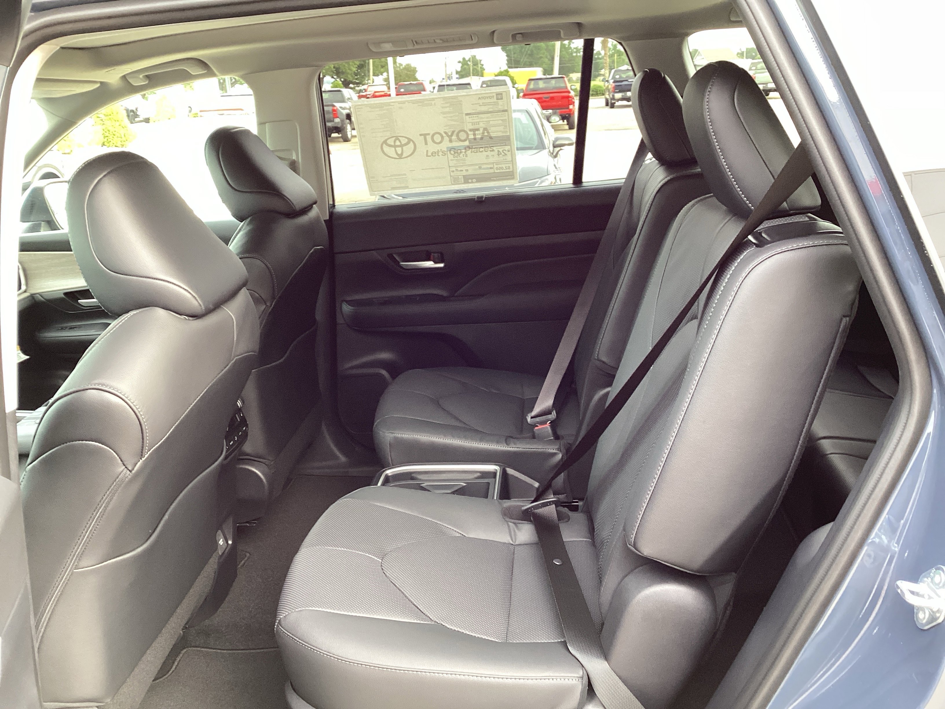 New 2026 Toyota Grand Highlander FWD image 4
