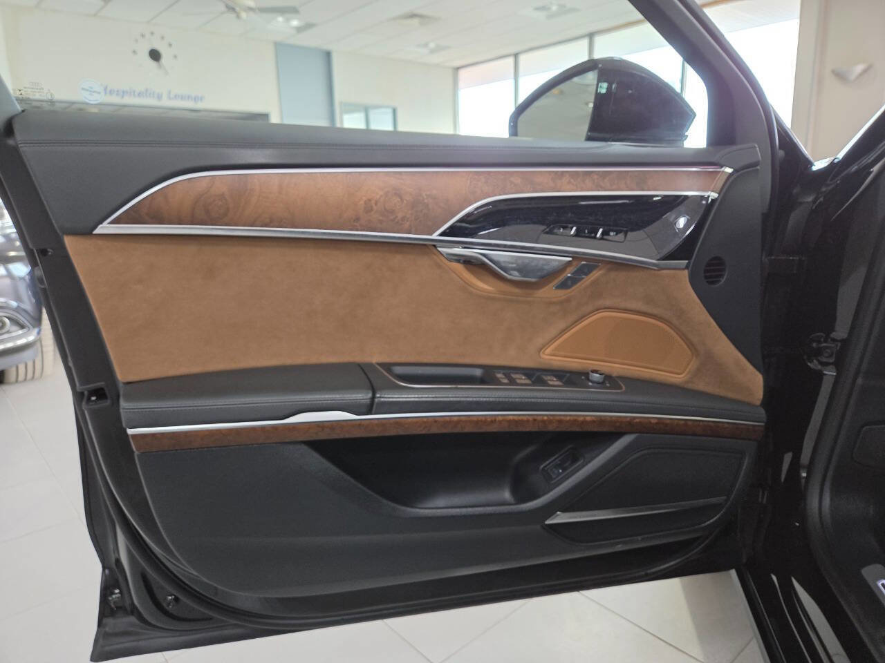 Used 2019 Audi A8 L 3.0T image 14