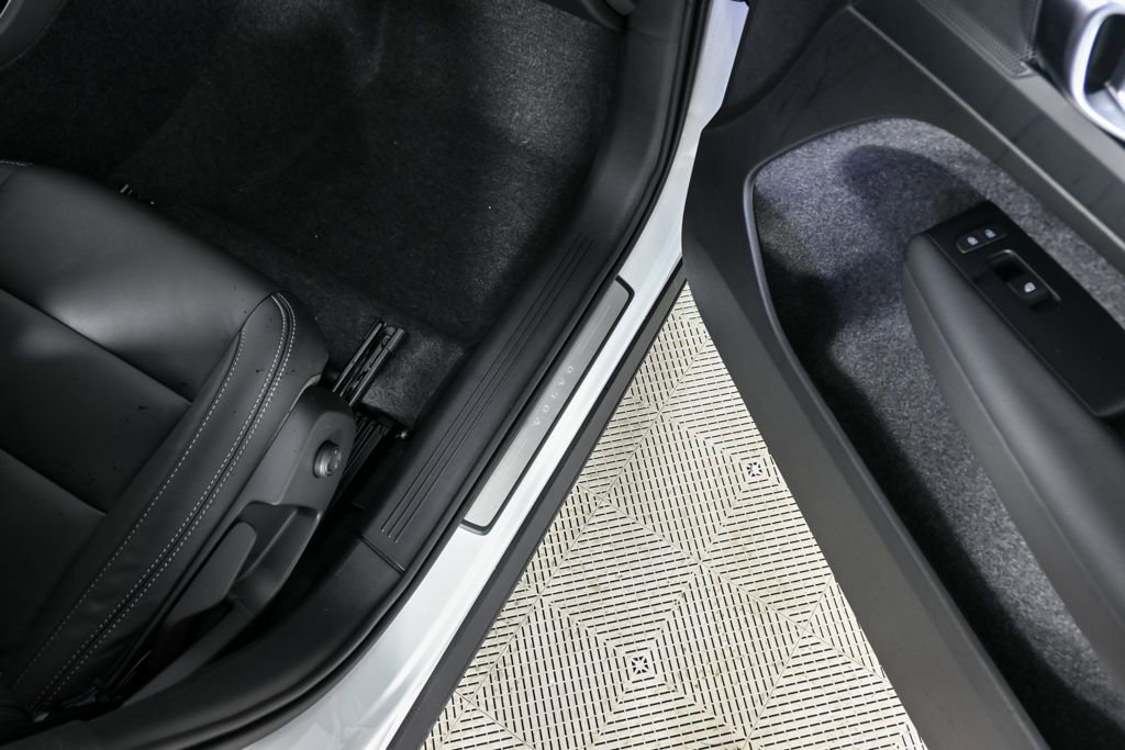 Certified 2026 Volvo XC40 B5 Core w/ Climate Package image 25