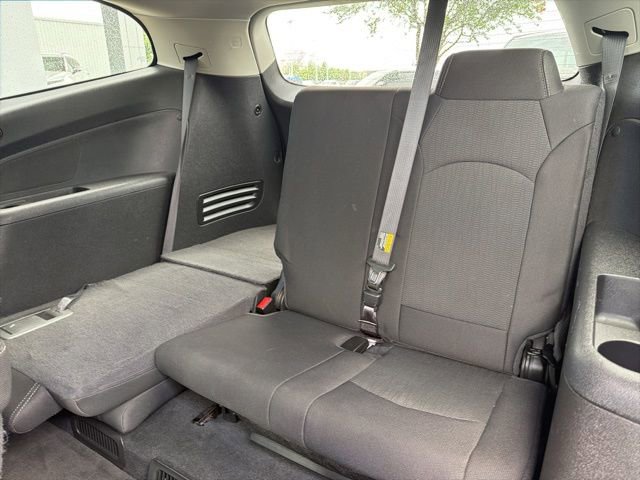 Used 2016 Chevrolet Traverse LT w/ Style and Technology Package FWD image 23