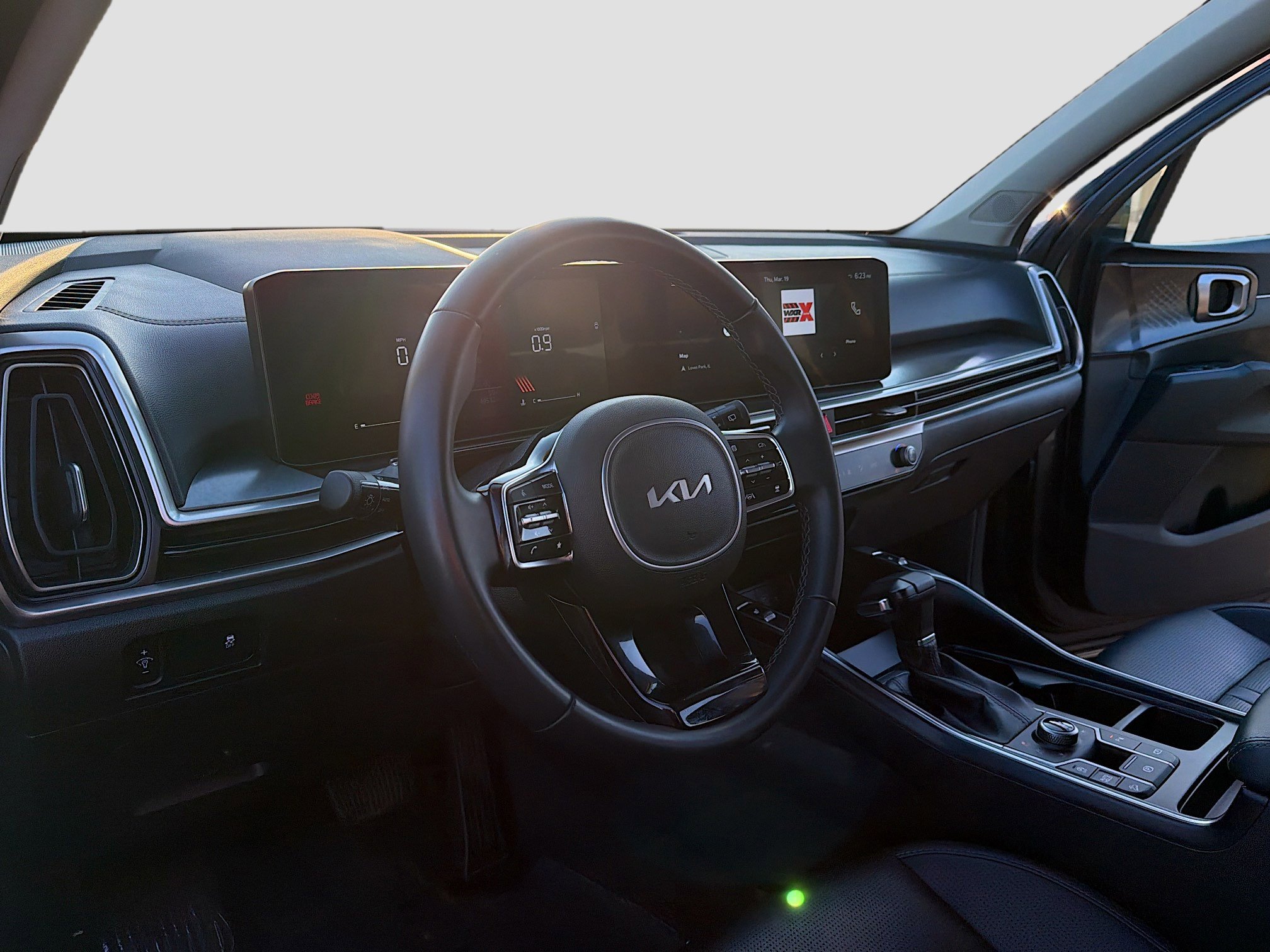 Used 2024 Kia Sorento S image 4