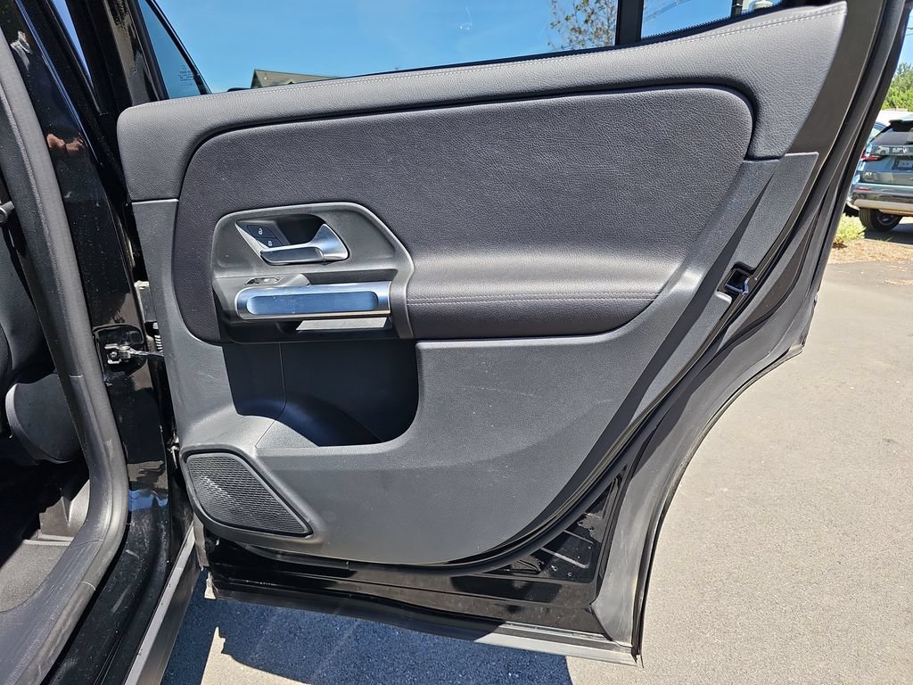 Used 2023 Mercedes-Benz GLB 250 4MATIC image 25