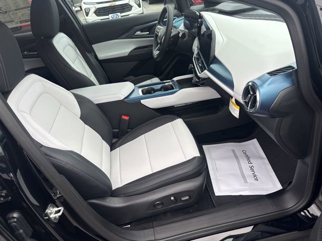 New 2025 Chevrolet Equinox EV LT w/ Convenience Package II FWD image 28