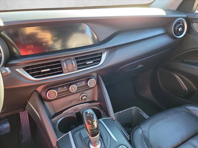 Used 2018 Alfa Romeo Stelvio AWD image 21