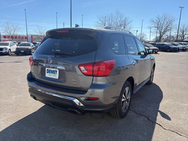 Used 2019 Nissan Pathfinder SV image 5
