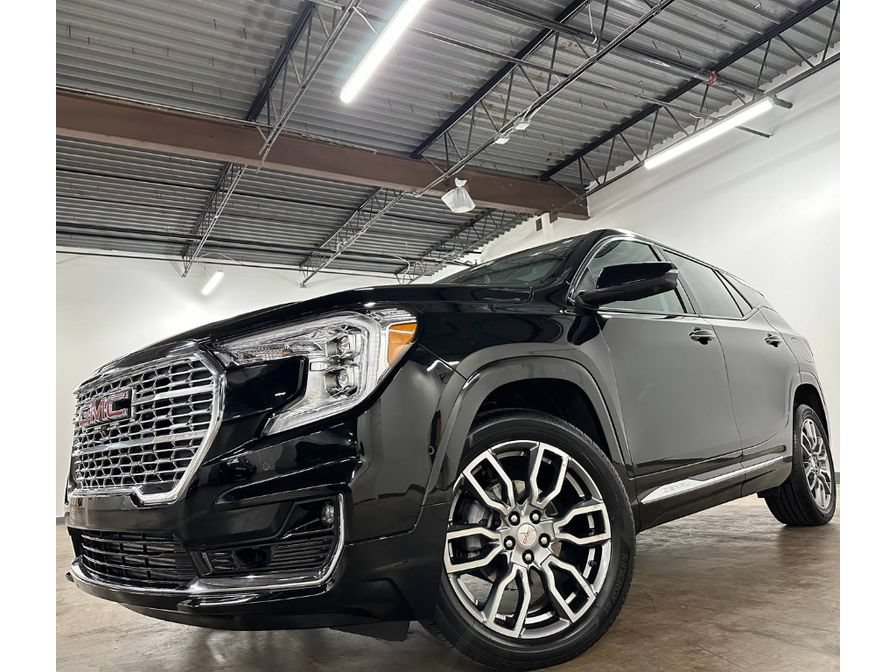 Used 2024 GMC Terrain Denali w/ Denali Premium Package