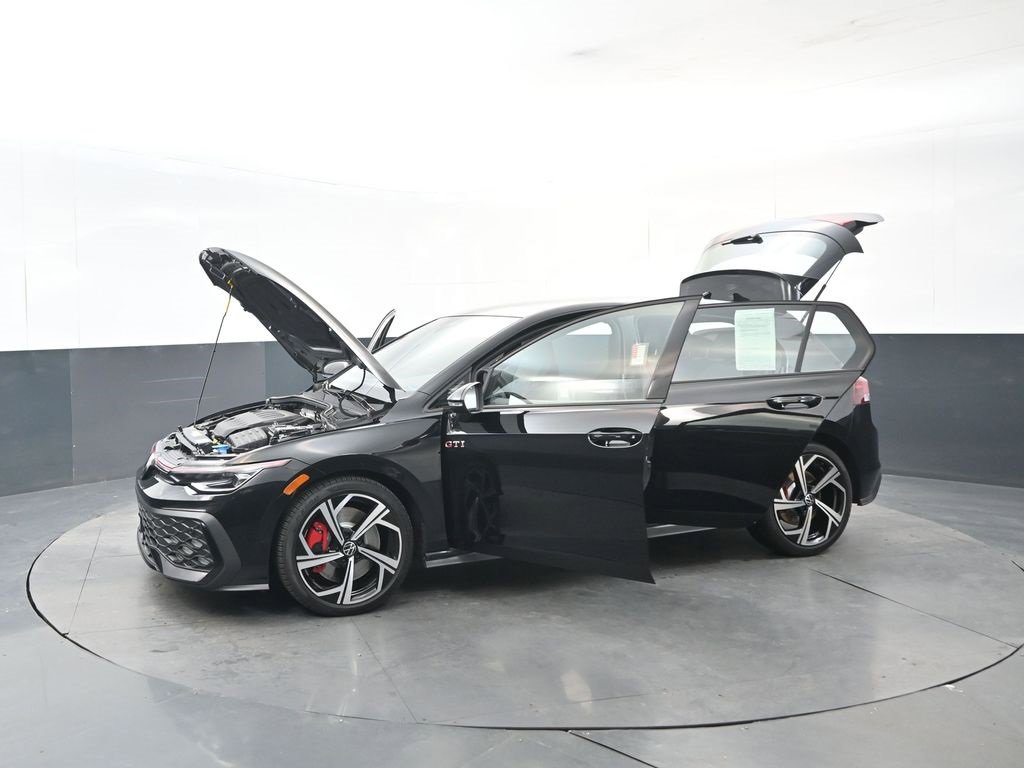 Used 2025 Volkswagen GTI SE image 27