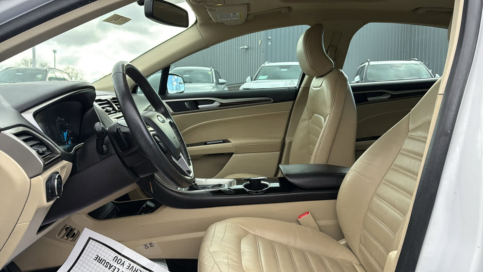 Used 2015 Ford Fusion SE w/ Equipment Group 202A image 12