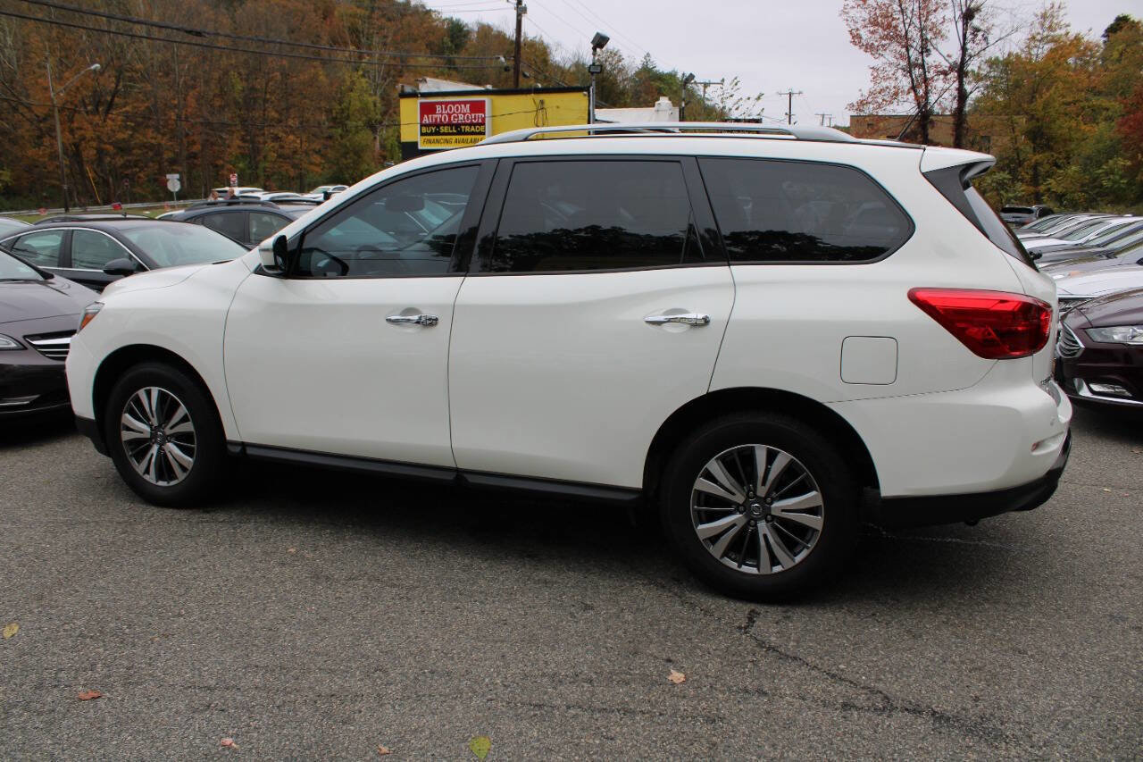 Used 2018 Nissan Pathfinder SV image 11