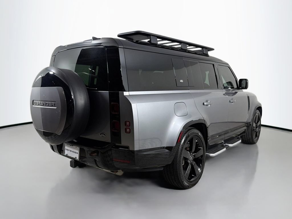 Used 2023 Land Rover Defender 130 X-Dynamic SE AWD/4WD image 5
