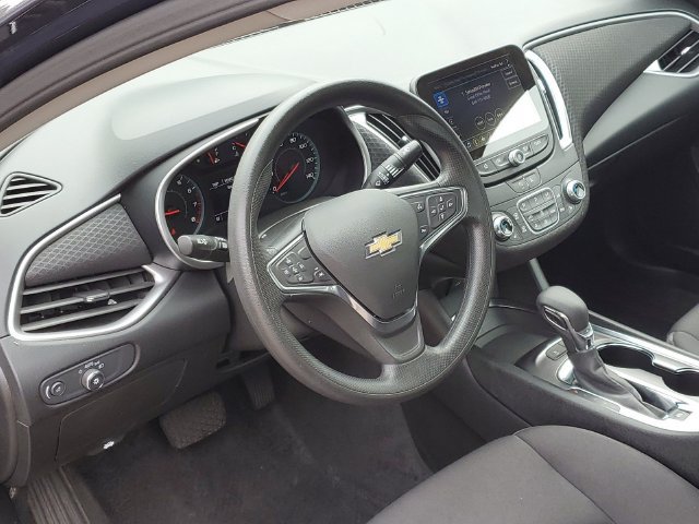 Used 2025 Chevrolet Malibu LT FWD image 7
