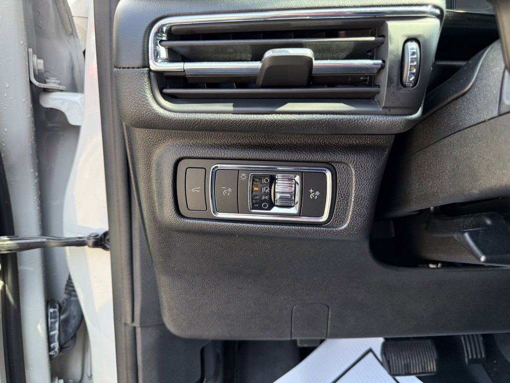 Used 2022 Lincoln Corsair AWD w/ Equipment Group 101A image 18