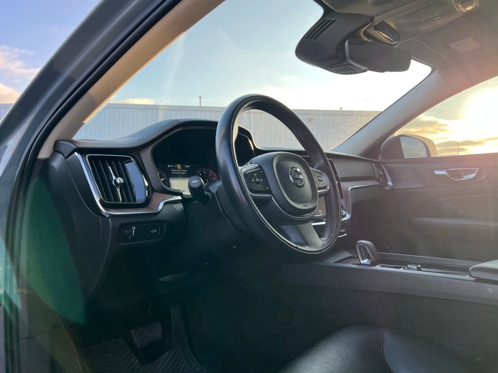 Used 2022 Volvo S60 B5 Inscription image 11