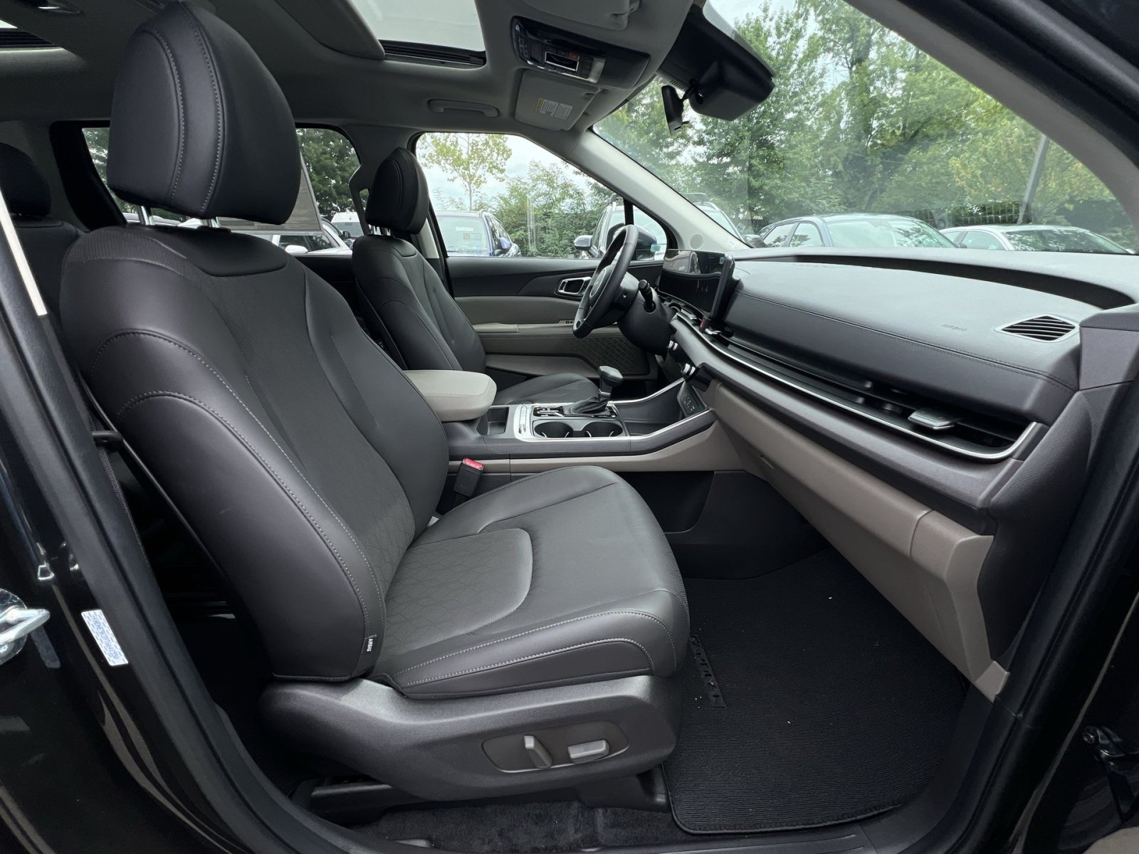 New 2026 Kia Carnival SX FWD image 33