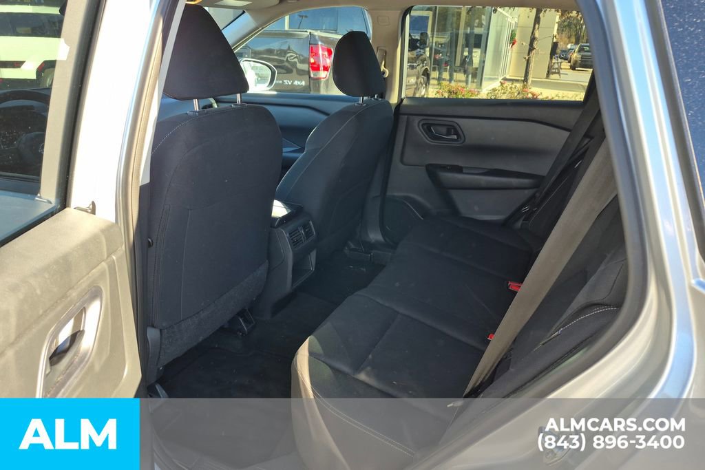 Used 2024 Nissan Rogue S image 18