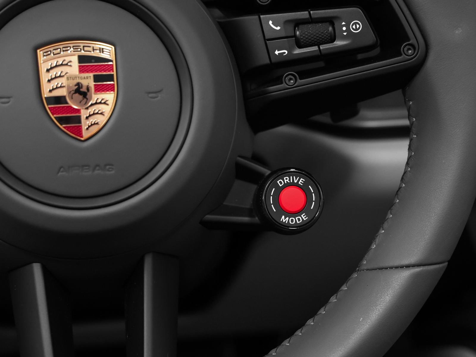 Certified 2025 Porsche 911 Carrera RWD image 40