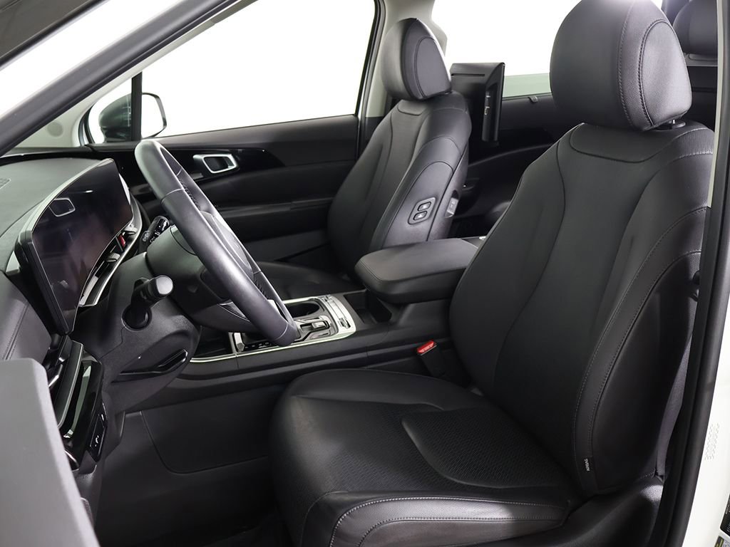 Used 2025 Kia Carnival SX Prestige FWD image 36