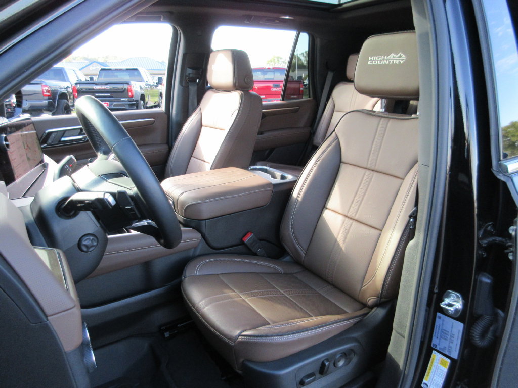 Certified 2025 Chevrolet Tahoe High Country AWD/4WD image 24