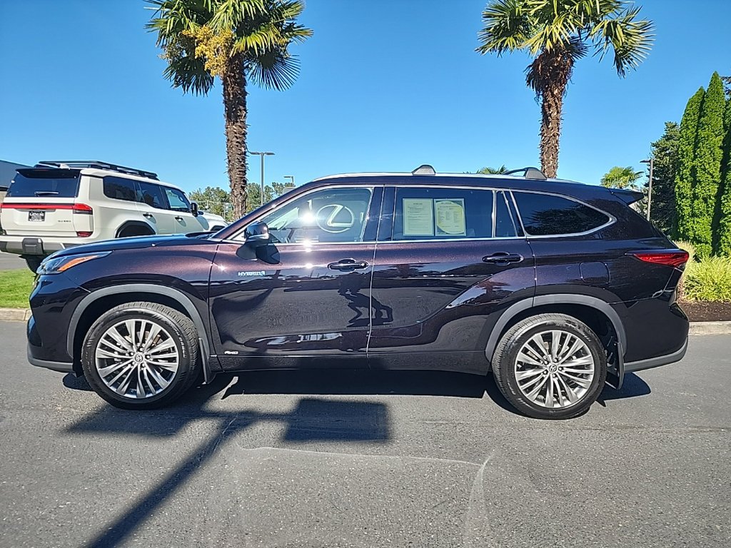 Used 2021 Toyota Highlander Platinum AWD/4WD image 2