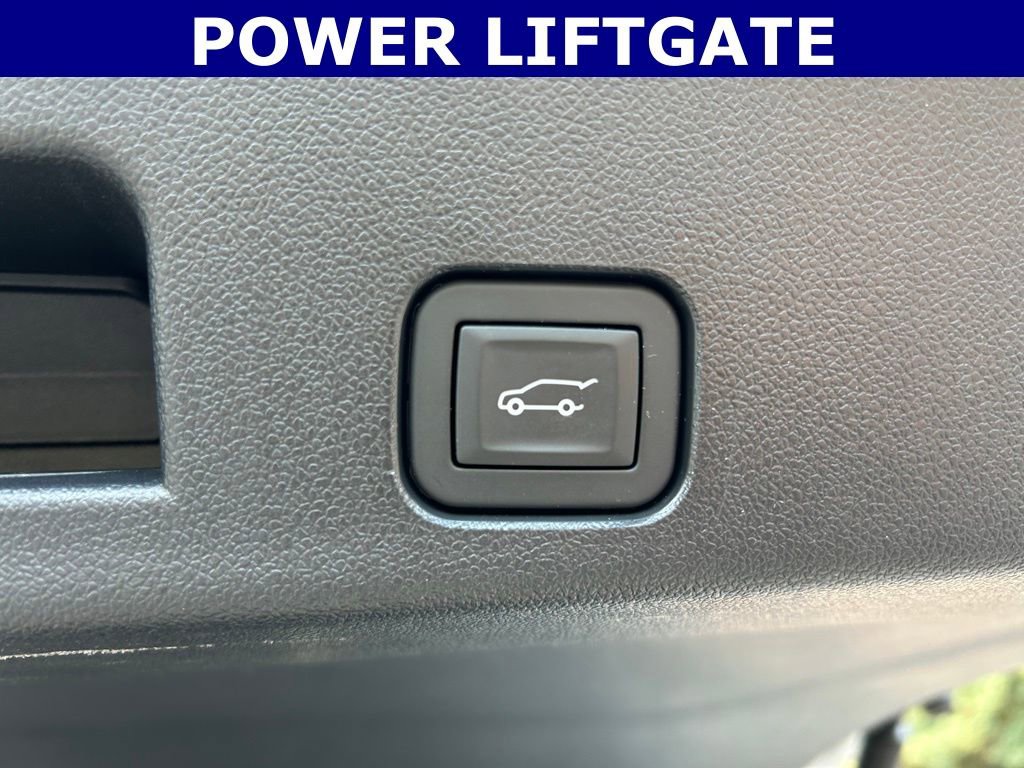 Used 2024 GMC Acadia Elevation image 17