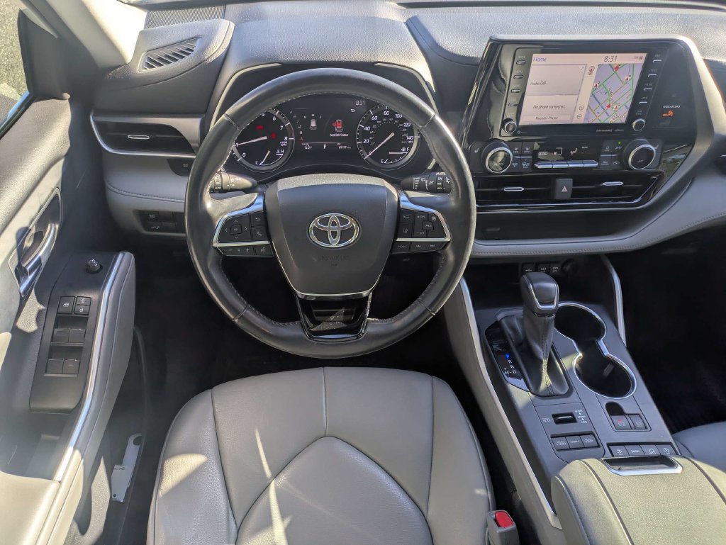 Used 2020 Toyota Highlander XLE AWD/4WD image 22